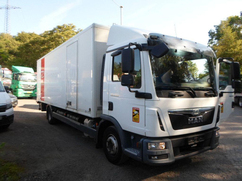 MAN TGL 12.220 KOFFER LBW - Camion fourgon: photos 1 MAN TGL 12.220 KOFFER LBW - Camion fourgon: photos 1