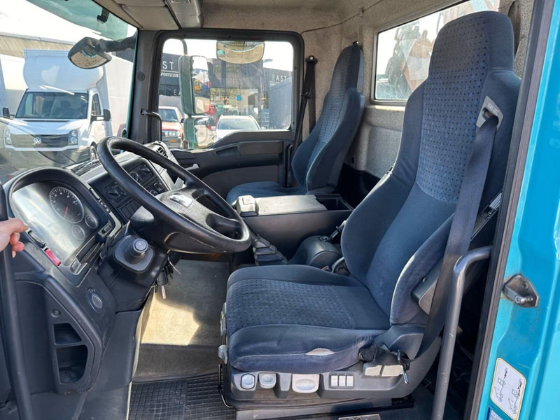 Crédit-bail de MAN TGL 8.210 - Flatbed truck + crane MAN TGL 8.210 - Flatbed truck + crane: photos 12 Crédit-bail de MAN TGL 8.210 - Flatbed truck + crane MAN TGL 8.210 - Flatbed truck + crane: photos 12