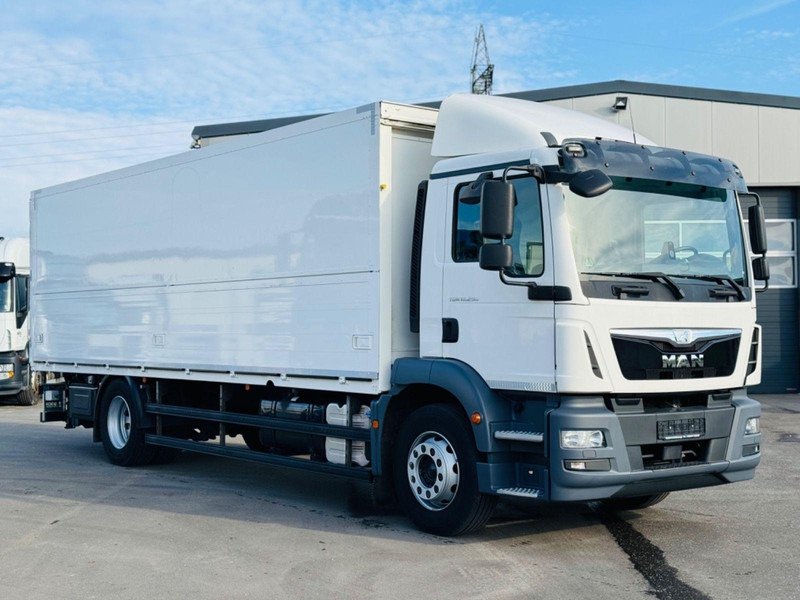 MAN TGM 18.290 L Beverage Truck + Tail Lift - Camion fourgon: photos 2 MAN TGM 18.290 L Beverage Truck + Tail Lift - Camion fourgon: photos 2