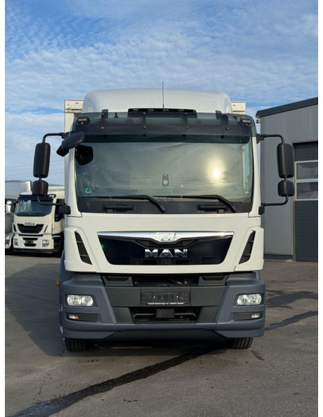 MAN TGM 18.290 L Beverage Truck + Tail Lift - Camion fourgon: photos 3 MAN TGM 18.290 L Beverage Truck + Tail Lift - Camion fourgon: photos 3