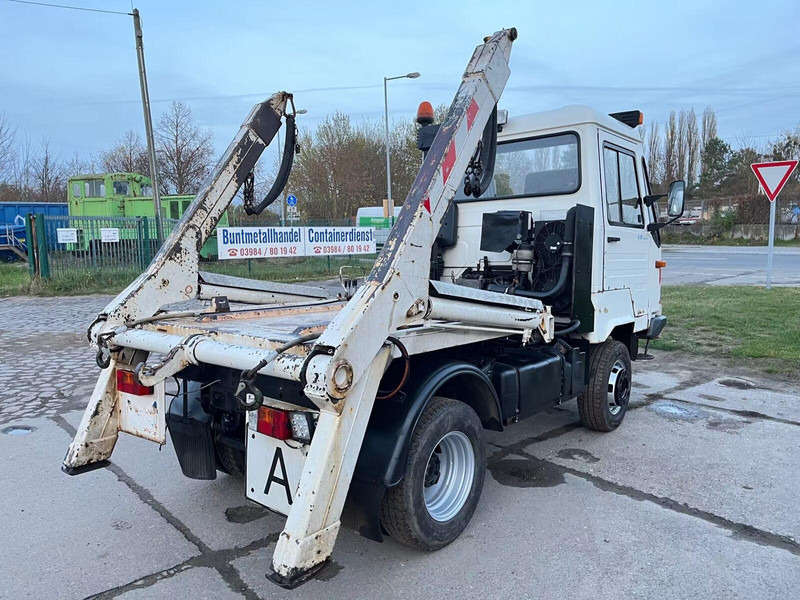 MULTICAR M26 Profi Line - Skip loader truck - Camion multibenne: photos 3 MULTICAR M26 Profi Line - Skip loader truck - Camion multibenne: photos 3