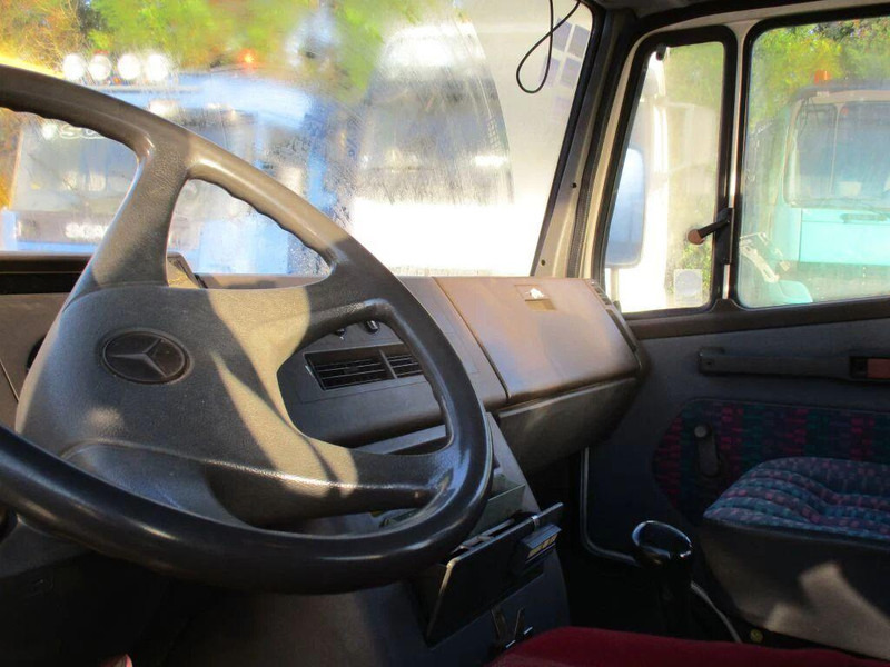 Mercedes-Benz 711D - Doka towing truck - Remorqueuse: photos 5 Mercedes-Benz 711D - Doka towing truck - Remorqueuse: photos 5