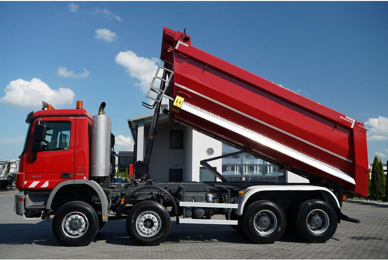Mercedes-Benz ACTROS 4141 / 8X6 / WYWROTKA TYLNOZSYPOWA / MEILLER KIPPER 5.3M - Camion benne: photos 3 Mercedes-Benz ACTROS 4141 / 8X6 / WYWROTKA TYLNOZSYPOWA / MEILLER KIPPER 5.3M - Camion benne: photos 3