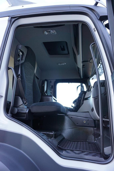 Camion frigorifique Mercedes-Benz ANTOS / 1830 / E 6 / CHŁODNIA + WINDA / 18 PALET / 78 000 KM: photos 8 Camion frigorifique Mercedes-Benz ANTOS / 1830 / E 6 / CHŁODNIA + WINDA / 18 PALET / 78 000 KM: photos 8