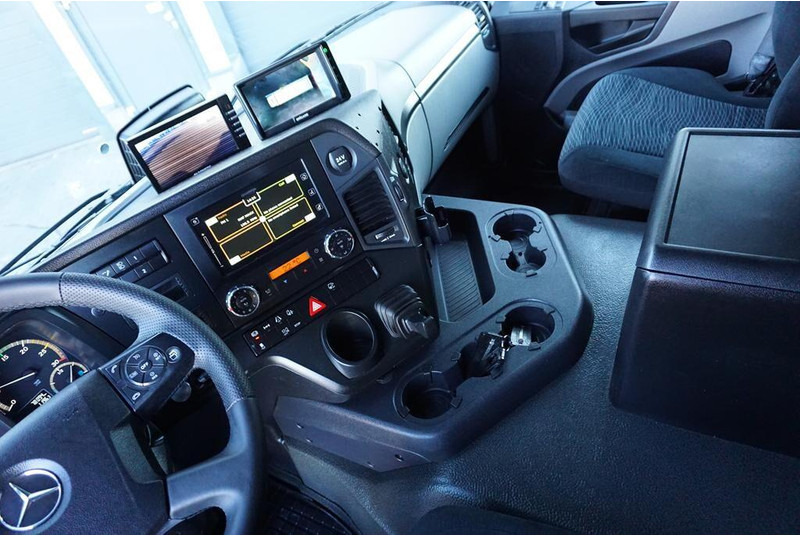 Camion frigorifique Mercedes-Benz ANTOS / 1830 / E 6 / CHŁODNIA + WINDA / 18 PALET / 78 000 KM: photos 9 Camion frigorifique Mercedes-Benz ANTOS / 1830 / E 6 / CHŁODNIA + WINDA / 18 PALET / 78 000 KM: photos 9