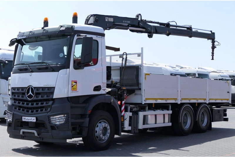 Mercedes-Benz AROCS 2633 - Camion plateau, Camion grue: photos 1 Mercedes-Benz AROCS 2633 - Camion plateau, Camion grue: photos 1