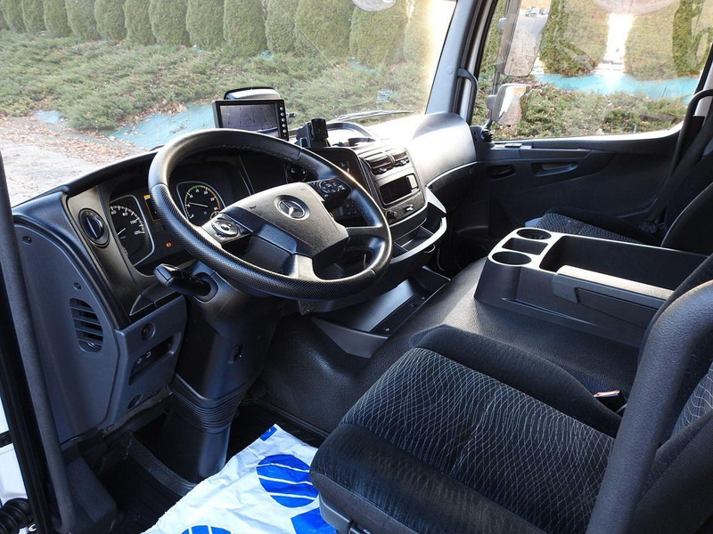 Mercedes-Benz ATEGO 12.24 KONTENER CHŁODNIA -10*C WINDA 16 PALET FUNKCJA GRZAN - Camion frigorifique: photos 2 Mercedes-Benz ATEGO 12.24 KONTENER CHŁODNIA -10*C WINDA 16 PALET FUNKCJA GRZAN - Camion frigorifique: photos 2