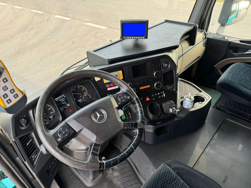Camion plateau, Camion grue Mercedes-Benz Actros 2540 6x2 Abrollkipper Kran PK 11001: photos 9