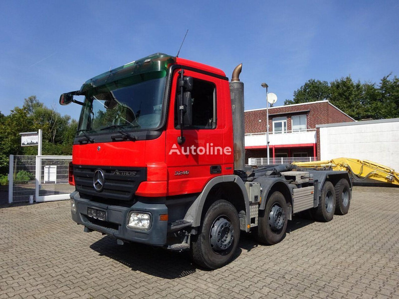 Mercedes-Benz Actros 3246 - Hook lift truck - Camion ampliroll: photos 1 Mercedes-Benz Actros 3246 - Hook lift truck - Camion ampliroll: photos 1