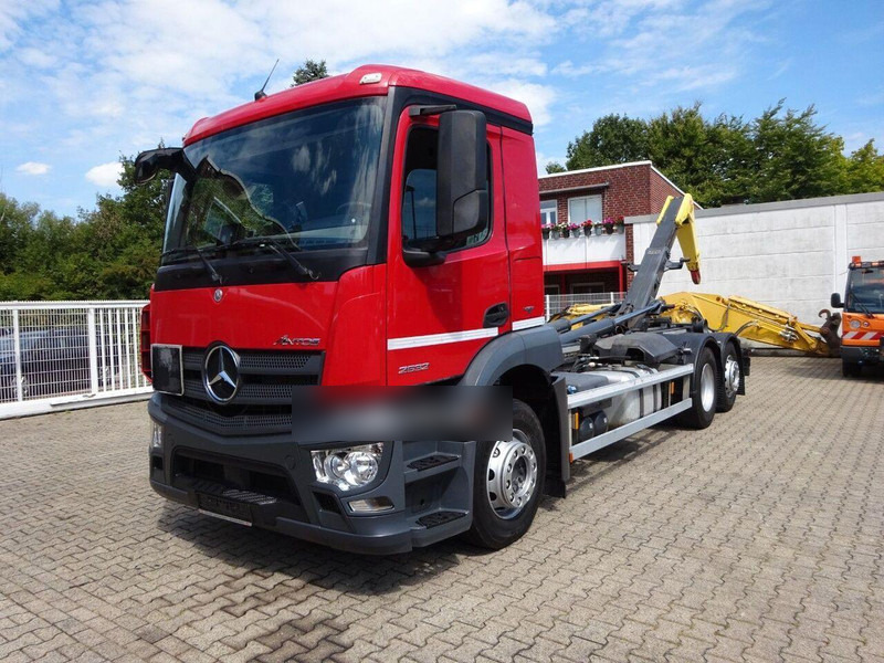 Mercedes-Benz Antos 2532 - Hook lift truck - Camion ampliroll: photos 3 Mercedes-Benz Antos 2532 - Hook lift truck - Camion ampliroll: photos 3
