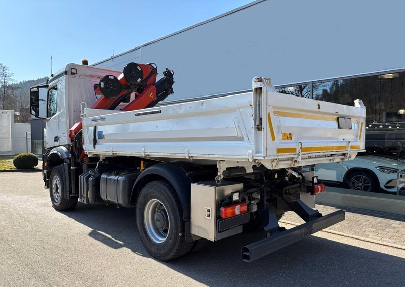Mercedes-Benz Arocs 1840 - 3 way tipper truck + crane - Camion benne, Camion grue: photos 4 Mercedes-Benz Arocs 1840 - 3 way tipper truck + crane - Camion benne, Camion grue: photos 4