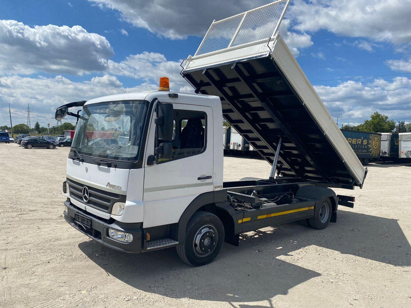 Mercedes-Benz Atego 818 - 3 sided tipper - Camion benne: photos 1 Mercedes-Benz Atego 818 - 3 sided tipper - Camion benne: photos 1