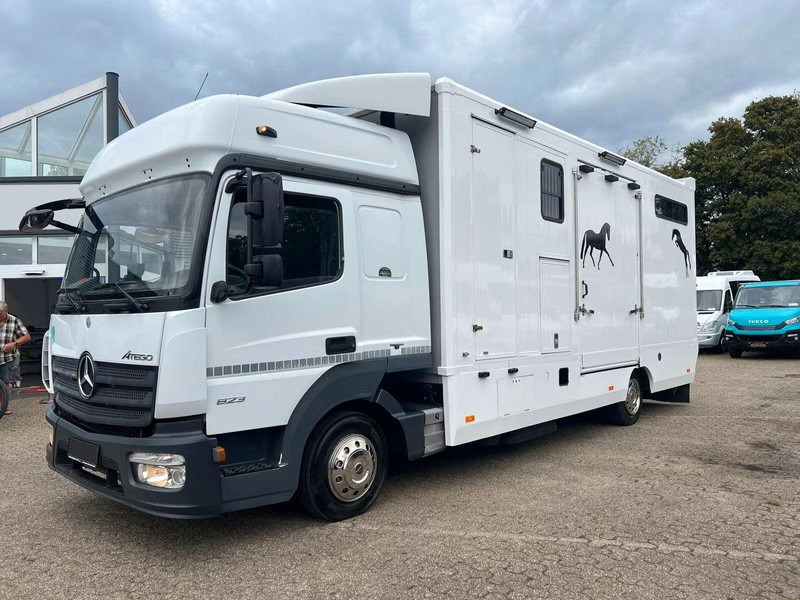 Mercedes-Benz Atego 823 - Horse transporter - Camion chevaux: photos 1 Mercedes-Benz Atego 823 - Horse transporter - Camion chevaux: photos 1