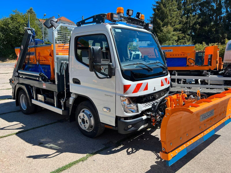 Mitsubishi Fuso Canter 6S15 - Skip loader truck - Camion multibenne: photos 2 Mitsubishi Fuso Canter 6S15 - Skip loader truck - Camion multibenne: photos 2