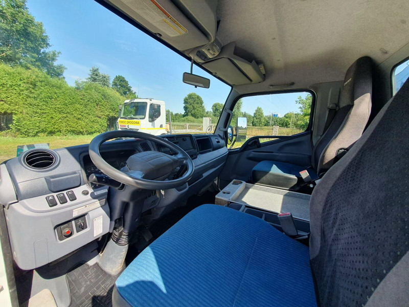 Mitsubishi Fuso Canter 7C15 - Flatbed truck + crane - Camion plateau, Camion grue: photos 5 Mitsubishi Fuso Canter 7C15 - Flatbed truck + crane - Camion plateau, Camion grue: photos 5