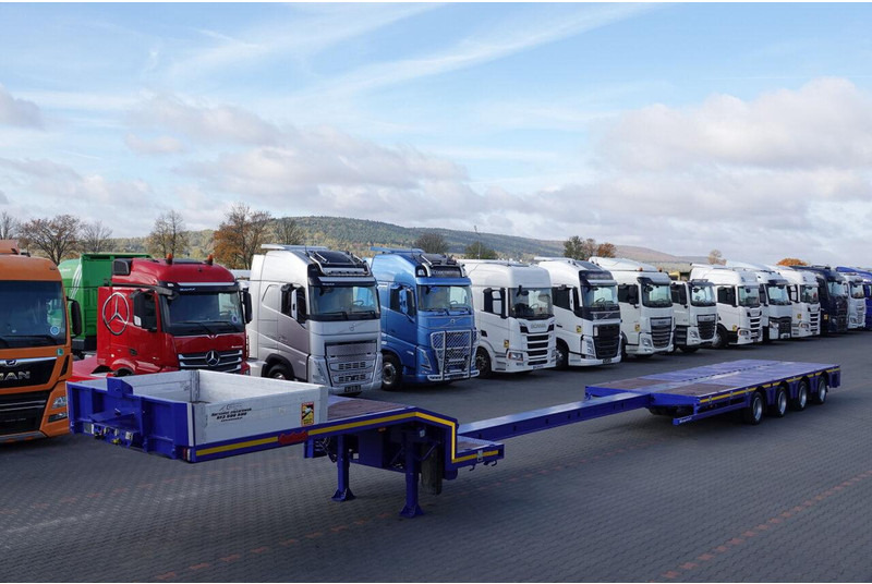 Nooteboom NISKOPODWOZIE / ROZCIĄGANA / 4 OSIOWA / OSIE SKRĘTNE / SAF - Semi-remorque surbaissé: photos 1 Nooteboom NISKOPODWOZIE / ROZCIĄGANA / 4 OSIOWA / OSIE SKRĘTNE / SAF - Semi-remorque surbaissé: photos 1