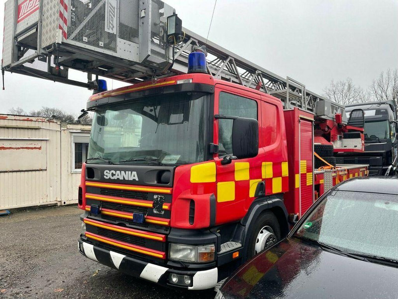 Scania P94-300 Emelőkosaras 33m - Camion avec nacelle: photos 2 Scania P94-300 Emelőkosaras 33m - Camion avec nacelle: photos 2