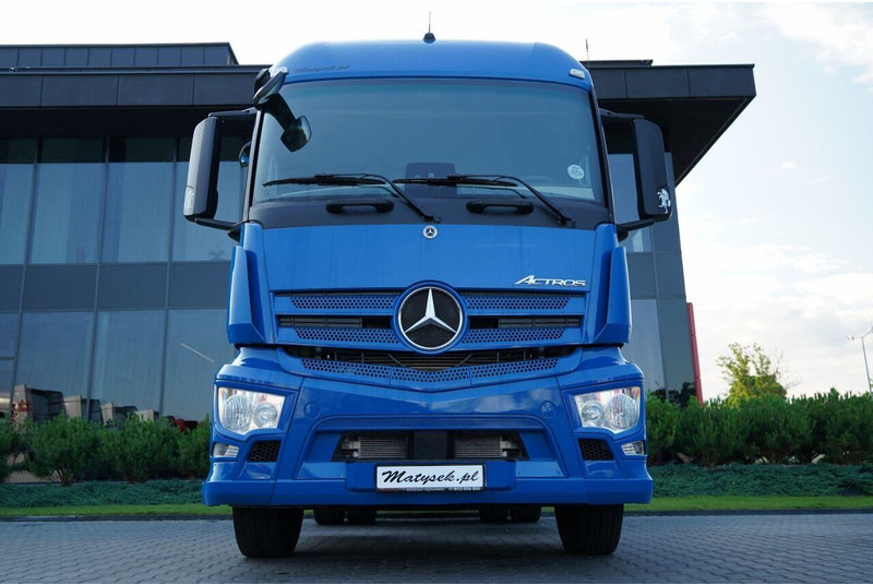Mercedes-Benz ACTROS 1843 / PEŁNY ADR / ALUFELGI / EURO 6 / PO KONTRAKCIE SERW - Tracteur routier: photos 3 Mercedes-Benz ACTROS 1843 / PEŁNY ADR / ALUFELGI / EURO 6 / PO KONTRAKCIE SERW - Tracteur routier: photos 3