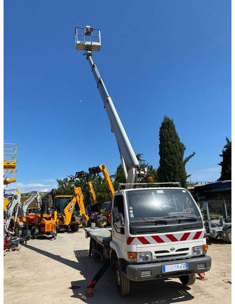 Nissan Cabstar Lifting basket 22 m - Véhicule utilitaire: photos 1 Nissan Cabstar Lifting basket 22 m - Véhicule utilitaire: photos 1