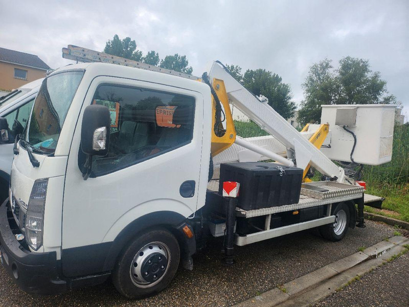 Nissan Cabstar Lifting basket - Multitel 17 m - Véhicule utilitaire: photos 1 Nissan Cabstar Lifting basket - Multitel 17 m - Véhicule utilitaire: photos 1