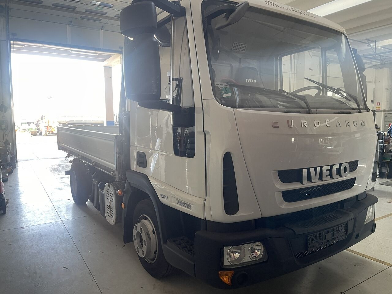 IVECO EuroCargo 75E18 - Camion benne: photos 1 IVECO EuroCargo 75E18 - Camion benne: photos 1