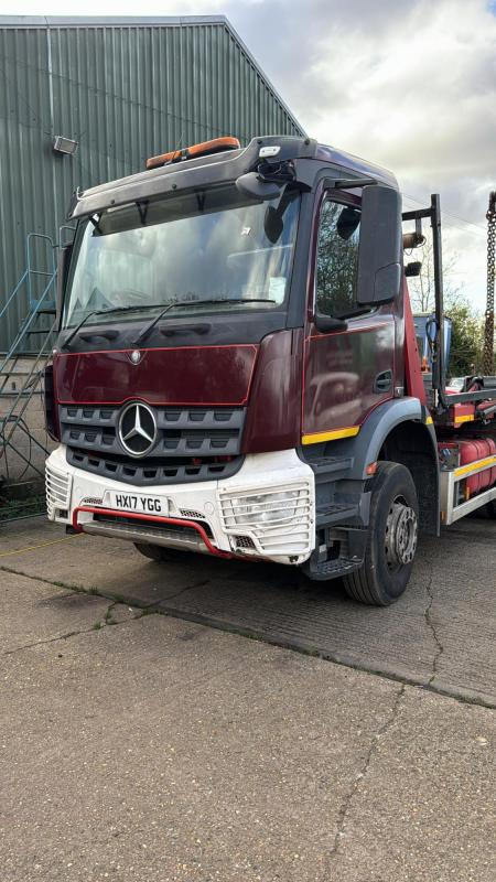 Mercedes Arocs1824 Ton Skip loader Arocs 1824 Skip Loader - Camion multibenne: photos 2 Mercedes Arocs1824 Ton Skip loader Arocs 1824 Skip Loader - Camion multibenne: photos 2