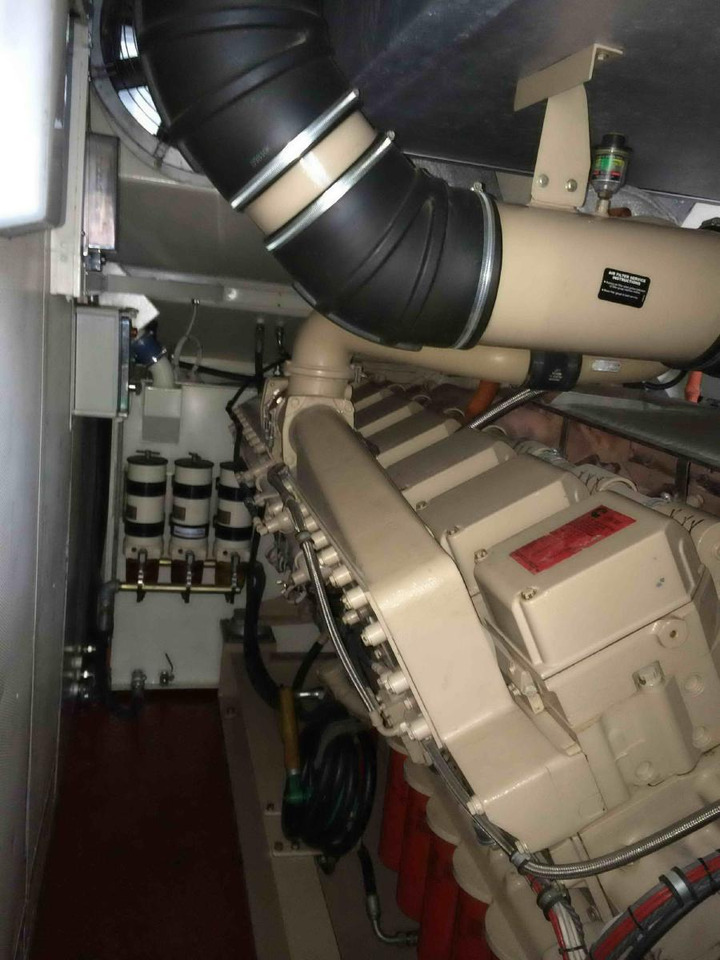 Cummins Generator 1425 KVA powerd by KTA50-G3 - Groupe électrogène: photos 1 Cummins Generator 1425 KVA powerd by KTA50-G3 - Groupe électrogène: photos 1