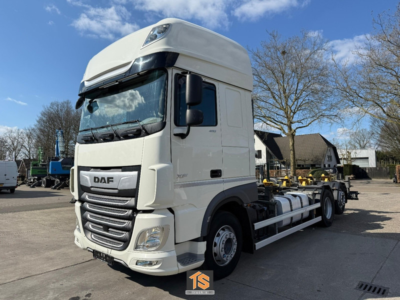 DAF XF 480 FAN SSC - RETARDER - BDF - KLIMA - GERMAN TRUCK - TOP! - Camion porte-conteneur/ Caisse mobile: photos 1 DAF XF 480 FAN SSC - RETARDER - BDF - KLIMA - GERMAN TRUCK - TOP! - Camion porte-conteneur/ Caisse mobile: photos 1