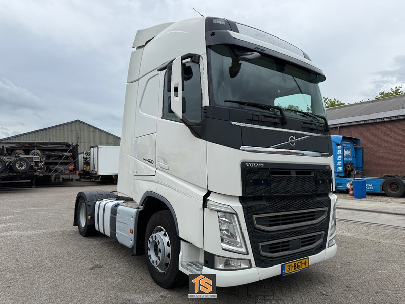 Volvo FH EURO 6 - AUTOMATIC - 2 TANKS - NL TRUCK - APK/TUV 02/2026 - NEW TACHO - TOP! - Tracteur routier: photos 3 Volvo FH EURO 6 - AUTOMATIC - 2 TANKS - NL TRUCK - APK/TUV 02/2026 - NEW TACHO - TOP! - Tracteur routier: photos 3
