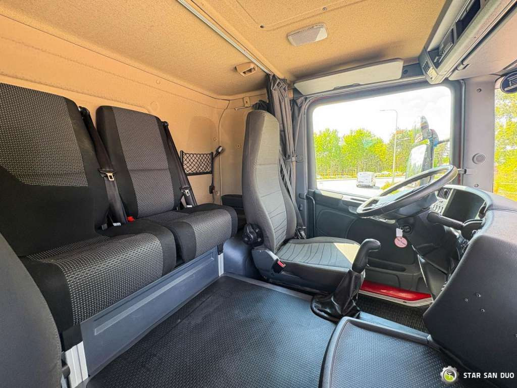 Scania D 320 FIRE BRIGADE Tank 12,000 Litres - Camion: photos 4 Scania D 320 FIRE BRIGADE Tank 12,000 Litres - Camion: photos 4