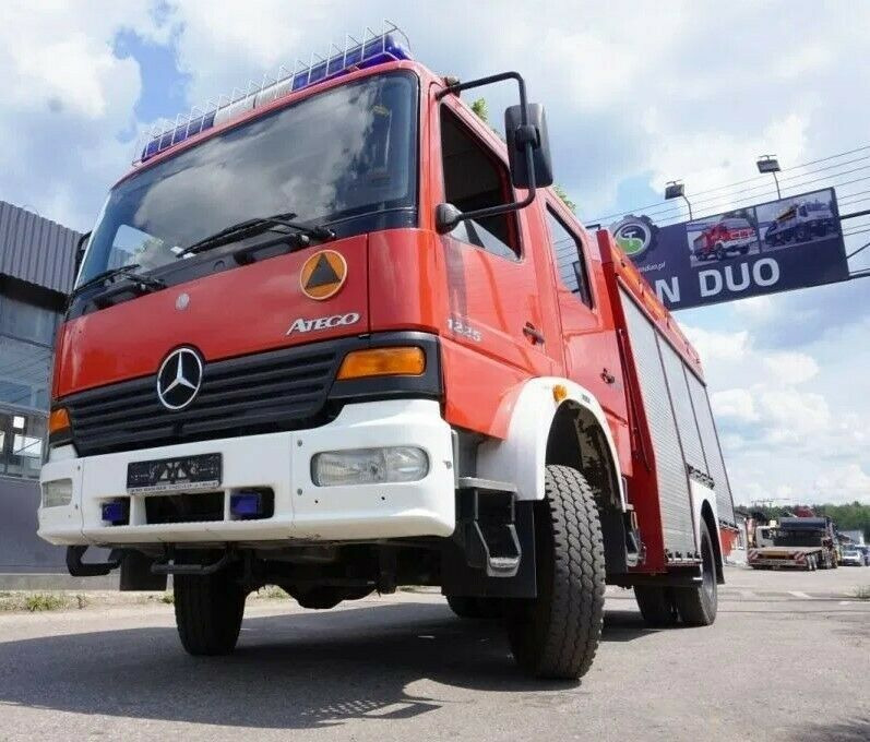 Mercedes-Benz 4x4 ATEGO 1225 Firebrigade Feuerwehr - Camion de pompier: photos 3 Mercedes-Benz 4x4 ATEGO 1225 Firebrigade Feuerwehr - Camion de pompier: photos 3