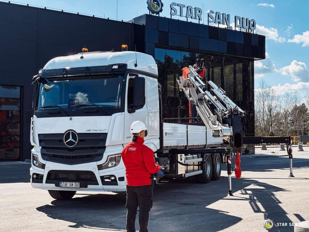 Mercedes-Benz ACTROS 3351 NEW 6x4 Fassi F485 Crane - Camion grue: photos 4 Mercedes-Benz ACTROS 3351 NEW 6x4 Fassi F485 Crane - Camion grue: photos 4