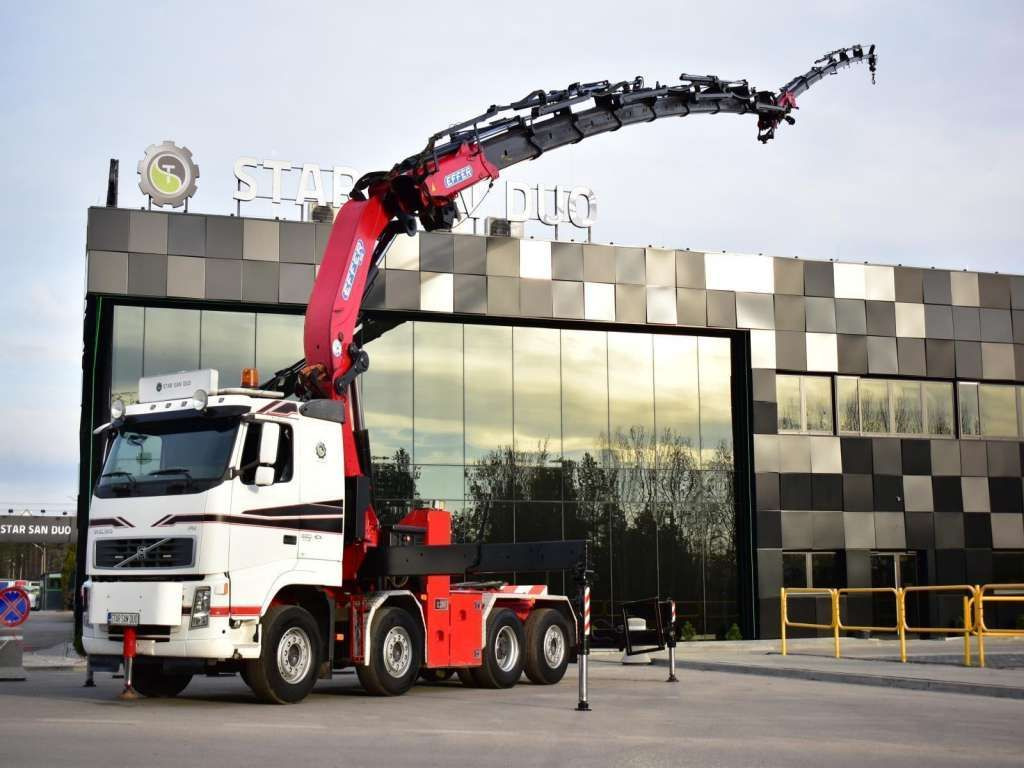 Volvo FH 520 8x2 EFFER 850 Fly Jib Winch 5th - Tracteur routier: photos 5 Volvo FH 520 8x2 EFFER 850 Fly Jib Winch 5th - Tracteur routier: photos 5