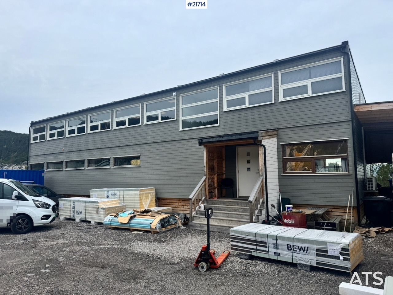 Brakkerigg Ca. 1990 Stor Brakkerigg. (18 brakker). Totalrenovert. - Autre matériel: photos 2 Brakkerigg Ca. 1990 Stor Brakkerigg. (18 brakker). Totalrenovert. - Autre matériel: photos 2