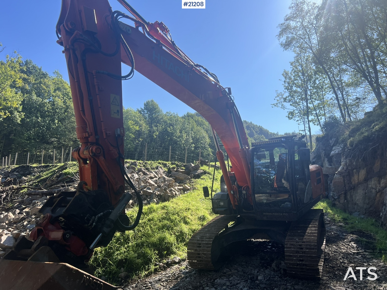 Hitachi zx190lc-5B - Pelle sur chenille: photos 2 Hitachi zx190lc-5B - Pelle sur chenille: photos 2