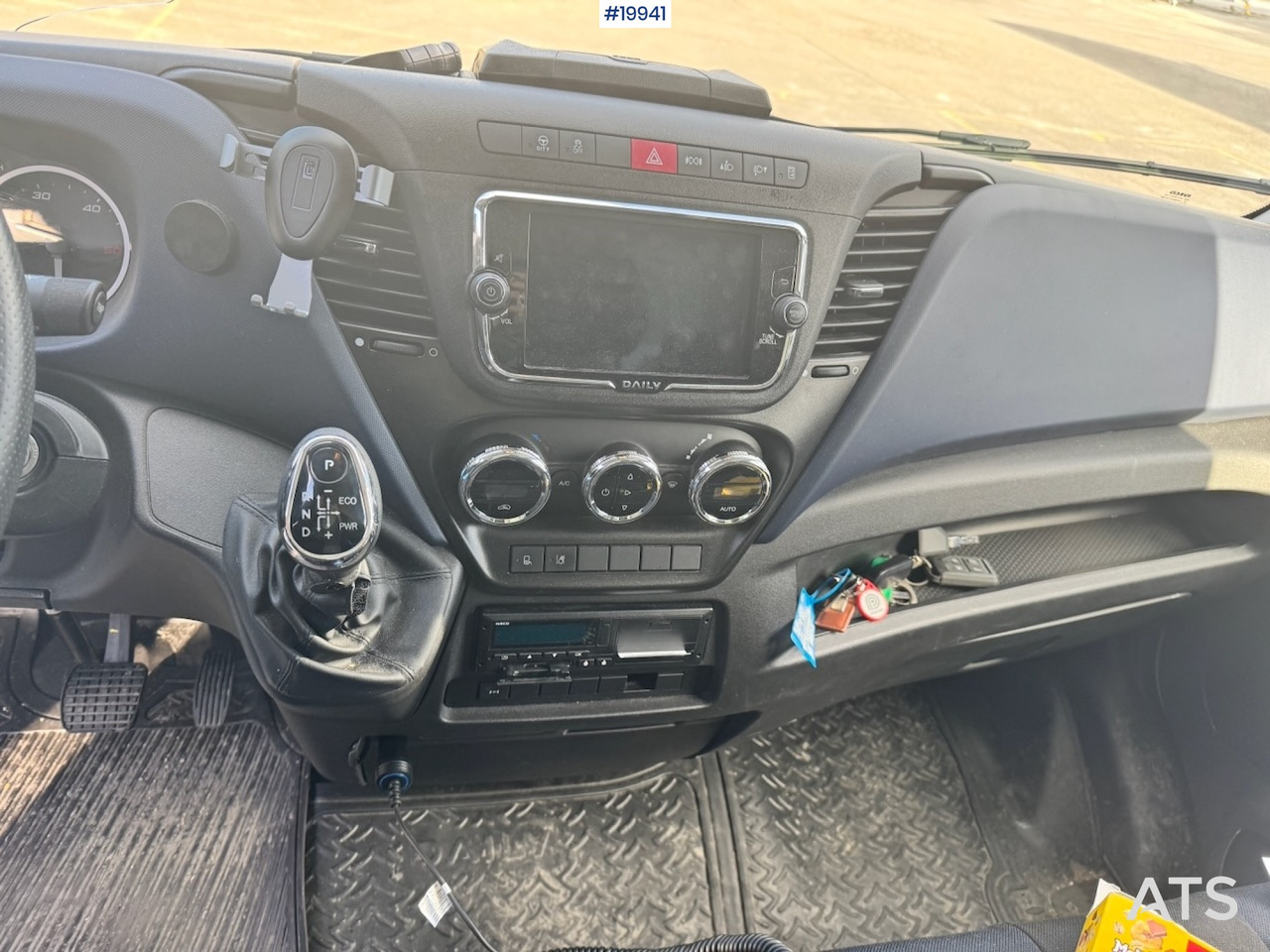 Camion fourgon Iveco 70C21: photos 27
