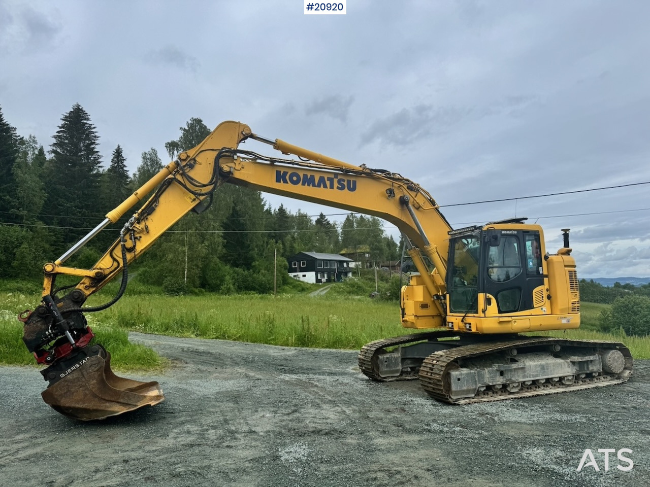 Komatsu PC229USLC-11 - Pelle sur chenille: photos 2 Komatsu PC229USLC-11 - Pelle sur chenille: photos 2
