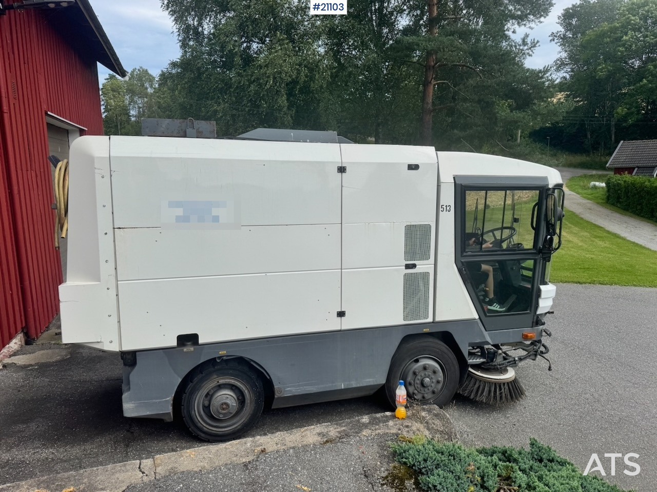 Balayeuse de voirie Ravo 540: photos 6 Balayeuse de voirie Ravo 540: photos 6