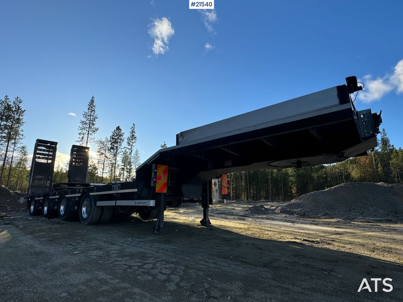 Rojo 2021 Rojo Maskinsemi m/ hydrauliske kjørebruer - Semi-remorque surbaissé: photos 1 Rojo 2021 Rojo Maskinsemi m/ hydrauliske kjørebruer - Semi-remorque surbaissé: photos 1