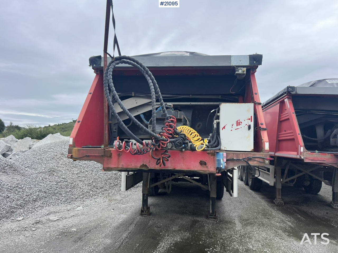 Fliegl Fahrzeugbau ass 3725 Asfaltsemi m/ Push off system og El.kapell - Semi-remorque, Travaux routiers: photos 3 Fliegl Fahrzeugbau ass 3725 Asfaltsemi m/ Push off system og El.kapell - Semi-remorque, Travaux routiers: photos 3