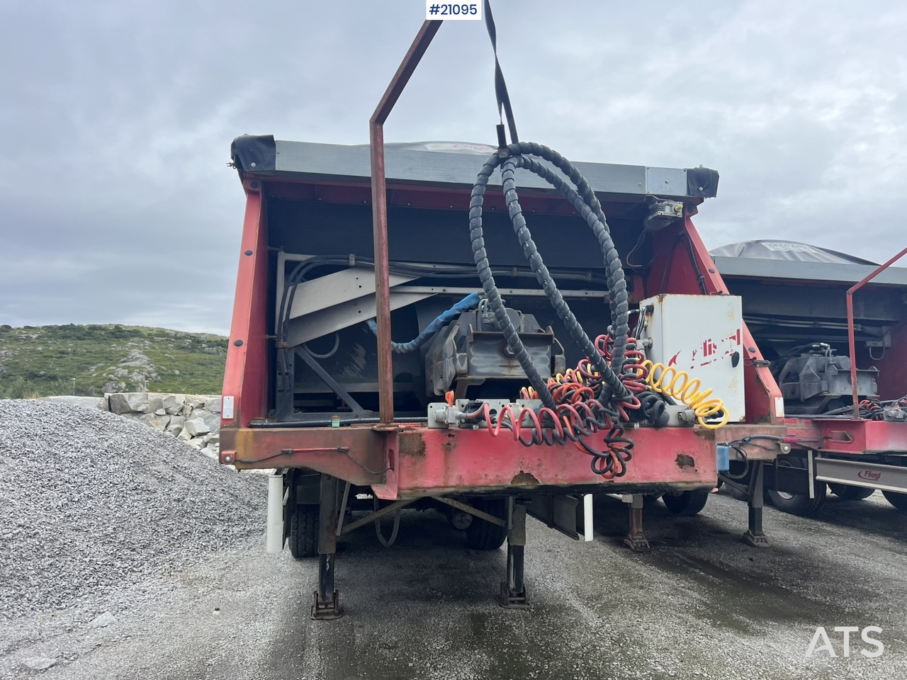 Fliegl Fahrzeugbau ass 3725 Asfaltsemi m/ Push off system og El.kapell - Semi-remorque, Travaux routiers: photos 4 Fliegl Fahrzeugbau ass 3725 Asfaltsemi m/ Push off system og El.kapell - Semi-remorque, Travaux routiers: photos 4