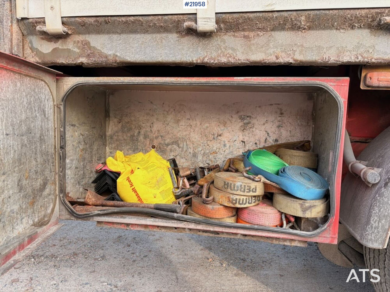 Semi-remorque plateau Tyllis L3 3-akslet Rettsemi m/ lemmer. Rep objekt: photos 12 Semi-remorque plateau Tyllis L3 3-akslet Rettsemi m/ lemmer. Rep objekt: photos 12