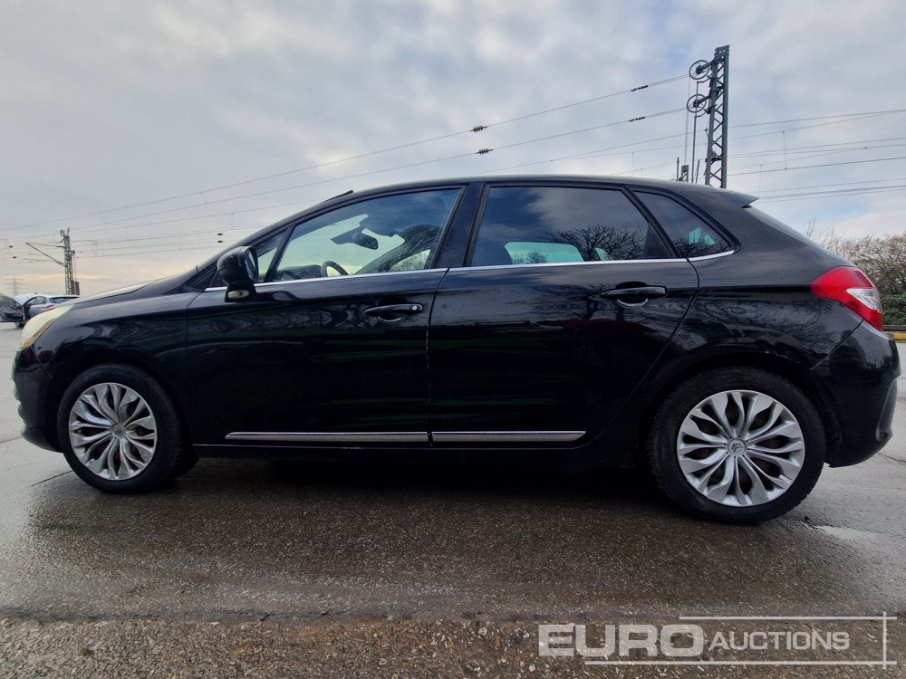 2011 Citreon C4 - Voiture: photos 2 2011 Citreon C4 - Voiture: photos 2