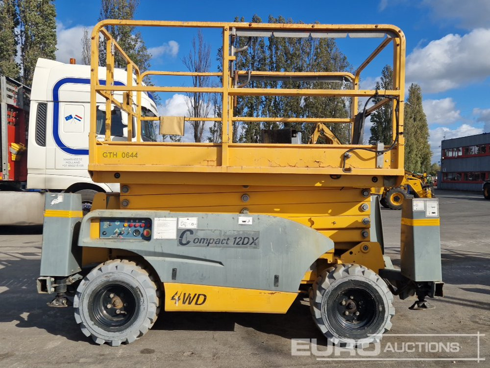 2017 Haulotte Compact 12DX - Nacelle ciseaux: photos 5 2017 Haulotte Compact 12DX - Nacelle ciseaux: photos 5