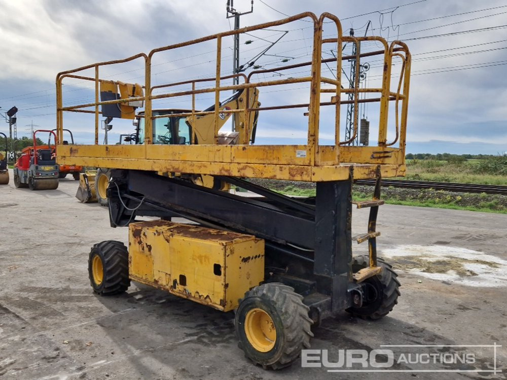 4x4 Diesel Scissor Lift - Nacelle: photos 3 4x4 Diesel Scissor Lift - Nacelle: photos 3