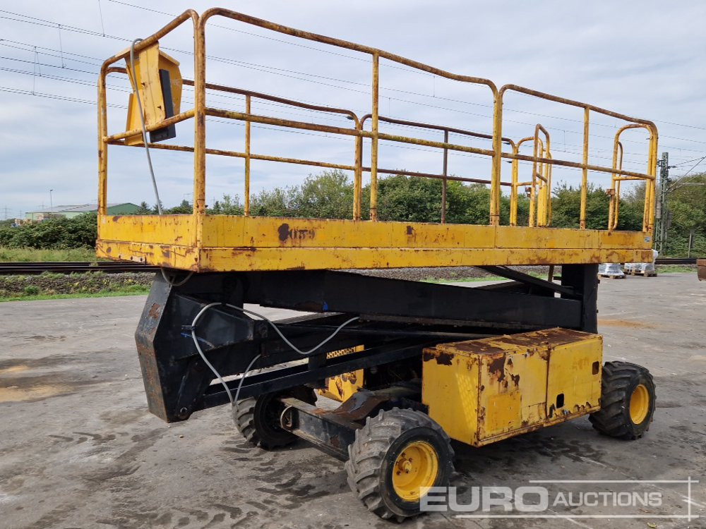 4x4 Diesel Scissor Lift - Nacelle: photos 1 4x4 Diesel Scissor Lift - Nacelle: photos 1