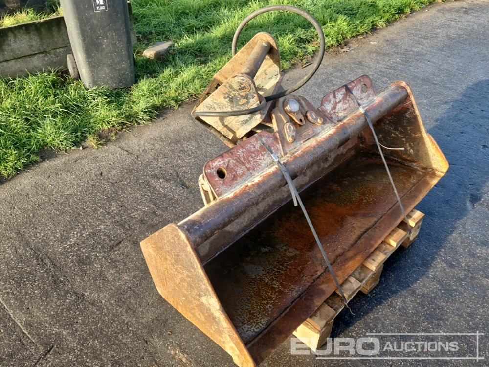 56" Hydraulic Tilt Ditching Bucket to suit MS03 - Godet: photos 4 56" Hydraulic Tilt Ditching Bucket to suit MS03 - Godet: photos 4