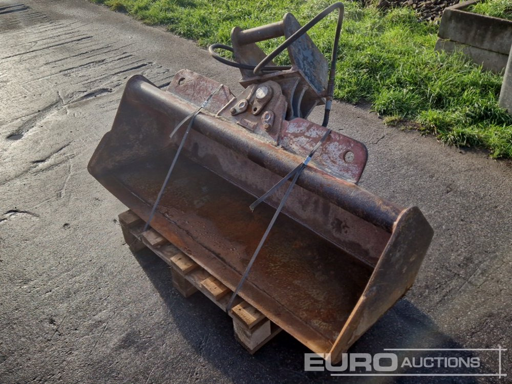 56" Hydraulic Tilt Ditching Bucket to suit MS03 - Godet: photos 1 56" Hydraulic Tilt Ditching Bucket to suit MS03 - Godet: photos 1