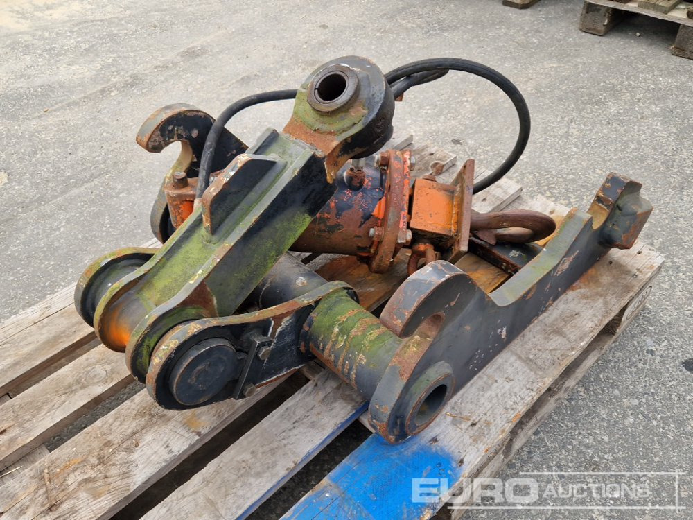 CW40 Grapple Adapter + Rotator (2 of) - Attache rapide: photos 1 CW40 Grapple Adapter + Rotator (2 of) - Attache rapide: photos 1