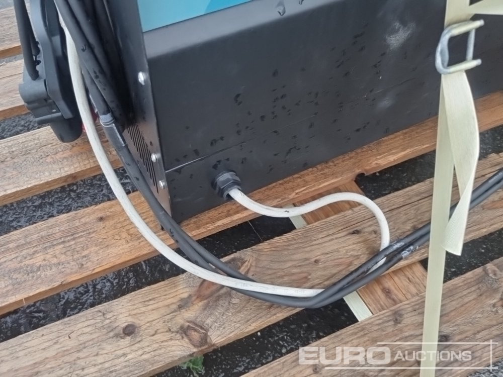 Matériel de chantier Charger to suit Electric Forklift: photos 11 Matériel de chantier Charger to suit Electric Forklift: photos 11